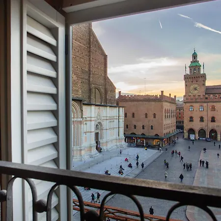 Urbanicooh Asinelli - Balcony On Piazza Maggiore Μπολόνια